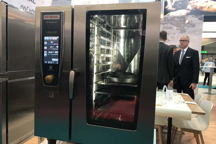 Il Self Cooking Center di Rational (Rational, la cucina di domani corre verso la sostenibilità)