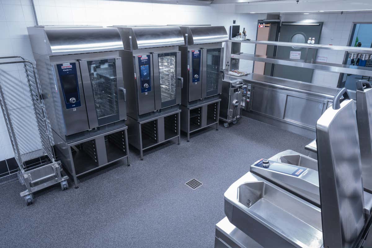 Costi in aumento, ma le cucine investono: ecco perché la tecnologia convince Costi in aumento, ma le cucine investono: ecco perché la tecnologia convince