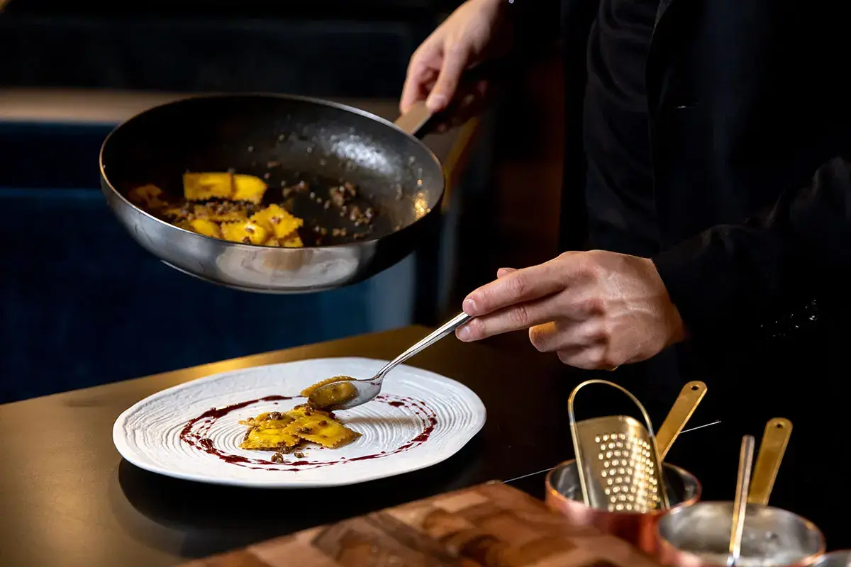 All'Oro, Di Giacinto parte dalla base dei "romani" per piatti di alta cucina