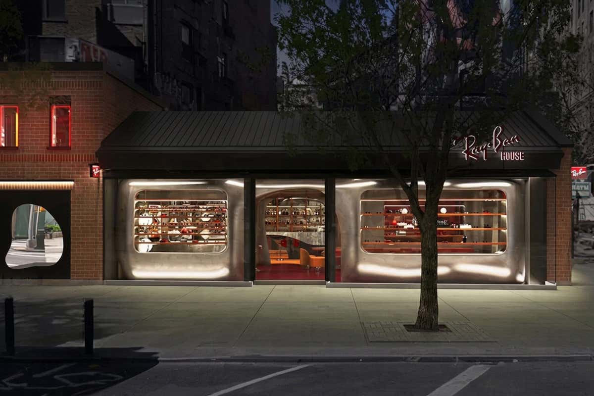 L'esterno del nuovo store Ray-Ban di New York