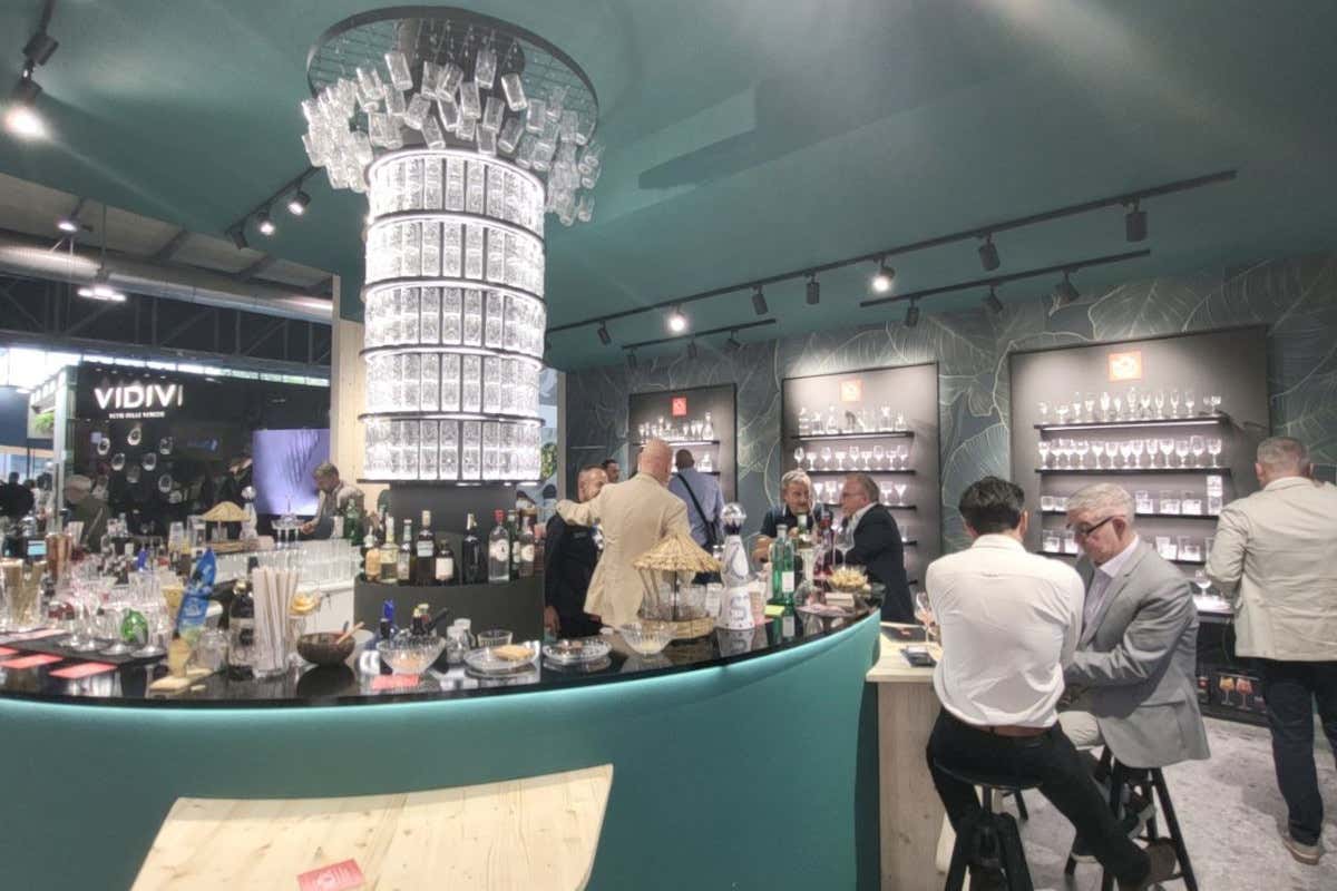 Spritz, Martini e bollicine? Ecco i nuovi bicchieri di RCR Cristalleria