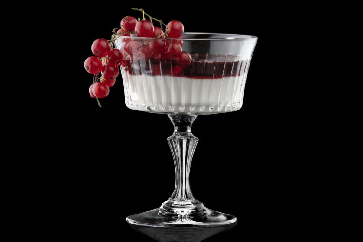 La coppa per gelati e dessert della linea Timeless di RCR