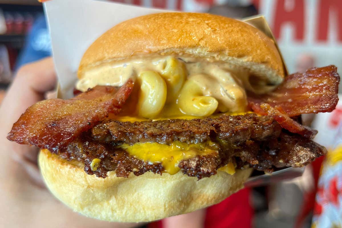 Mocho e la sua America: con MeatCrew l’hamburger diventa cultura Mocho e la sua America: con MeatCrew l’hamburger diventa cultura