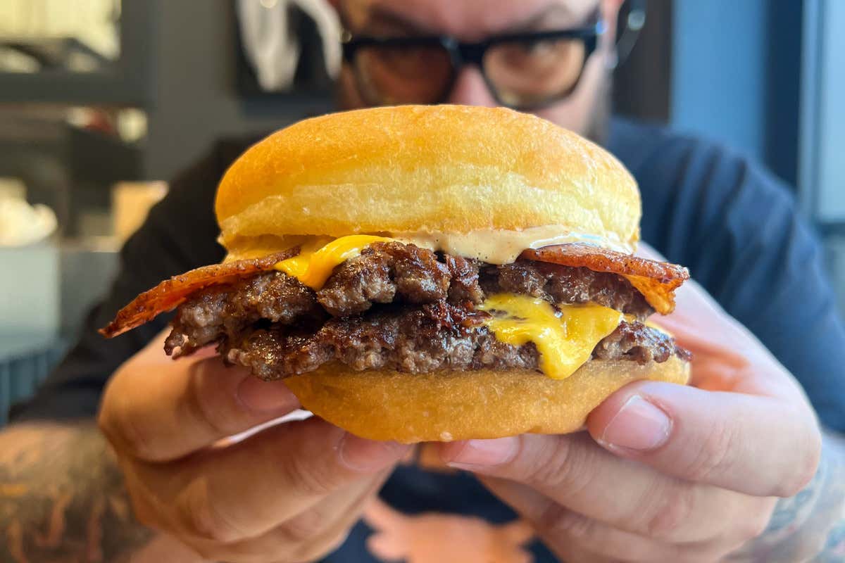 Mocho e la sua America: con MeatCrew l’hamburger diventa cultura Mocho e la sua America: con MeatCrew l’hamburger diventa cultura