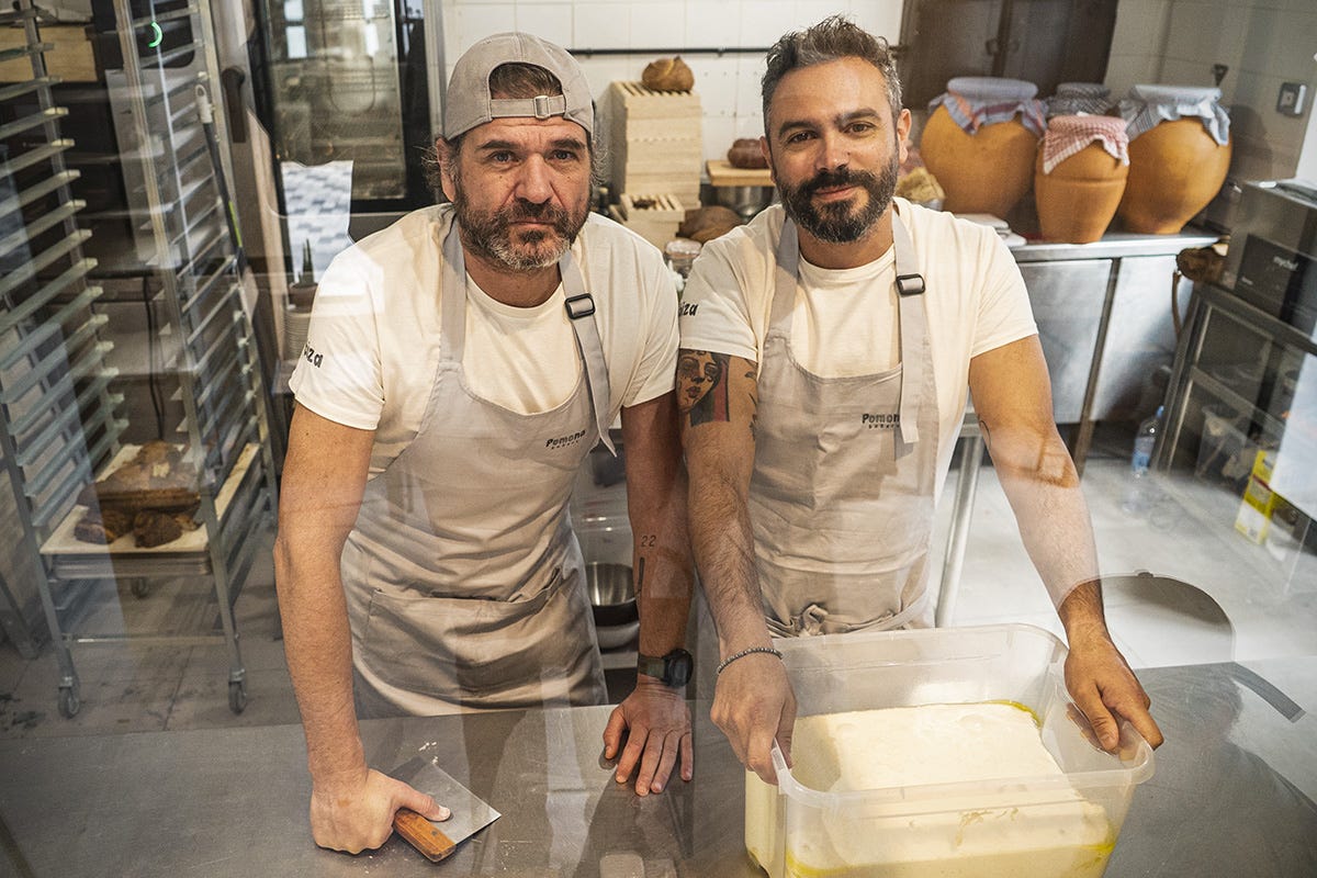 David Reartes e Matteo Cunsolo Matteo Cunsolo e David Reartes esaltano il pane a Ibiza