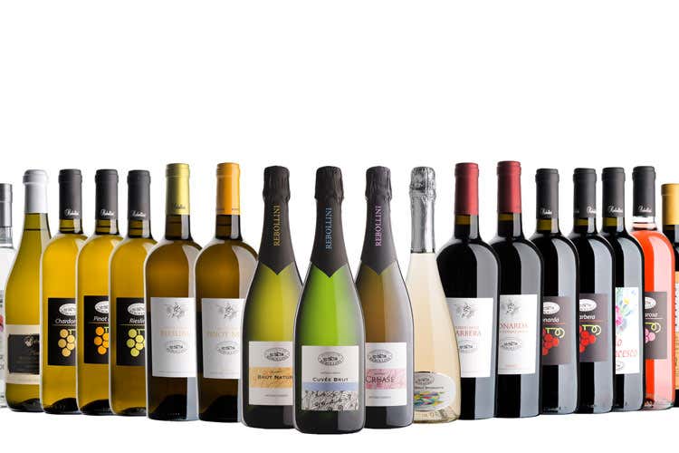 (Rebollini, 50 anni di storia Brindisi con il Brut Nature Docg 2013)