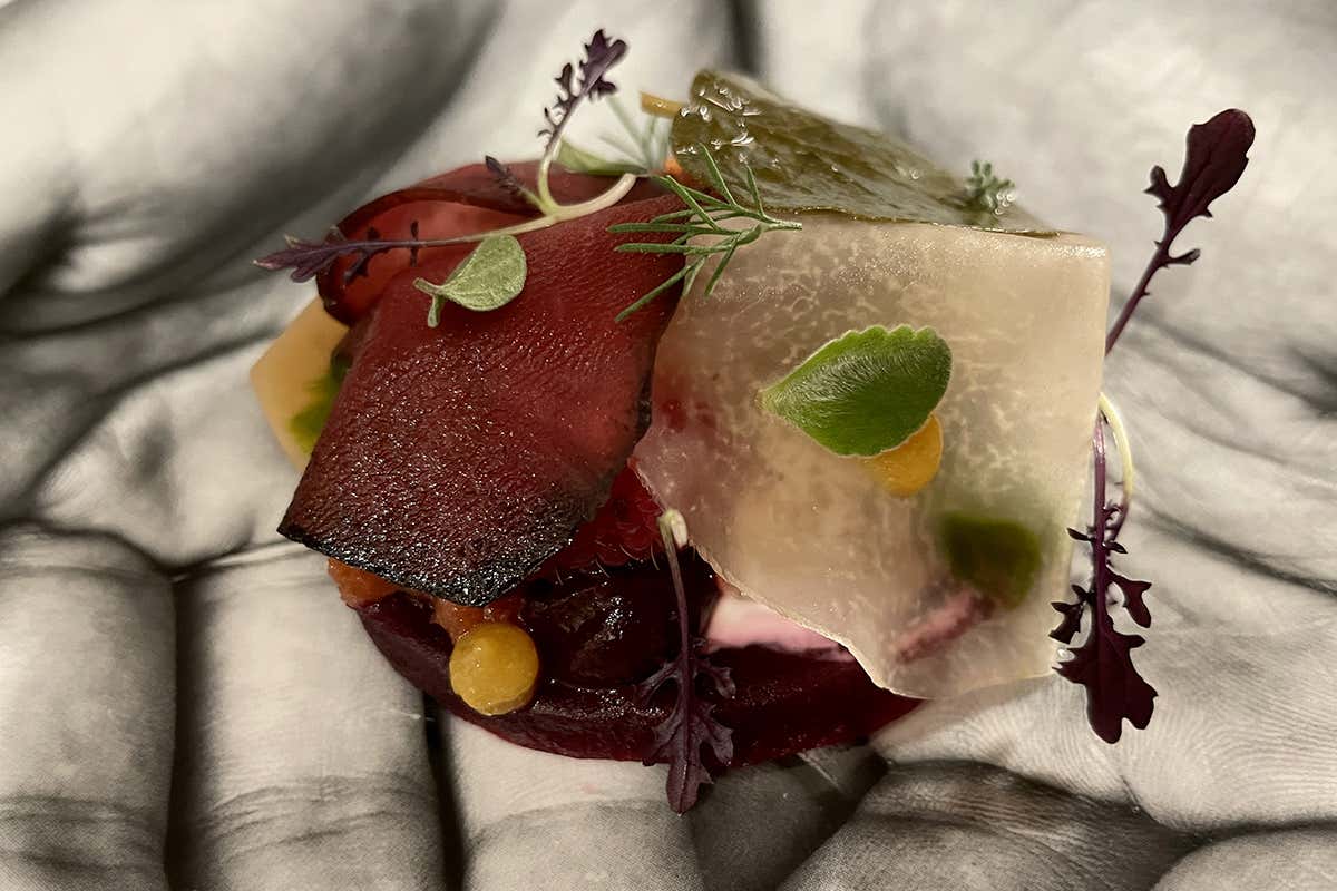 Rebus di barbabietola Orto by Jorg Giuliani, strano (ma riuscito) abbinamento tra Liguria e Alto Adige