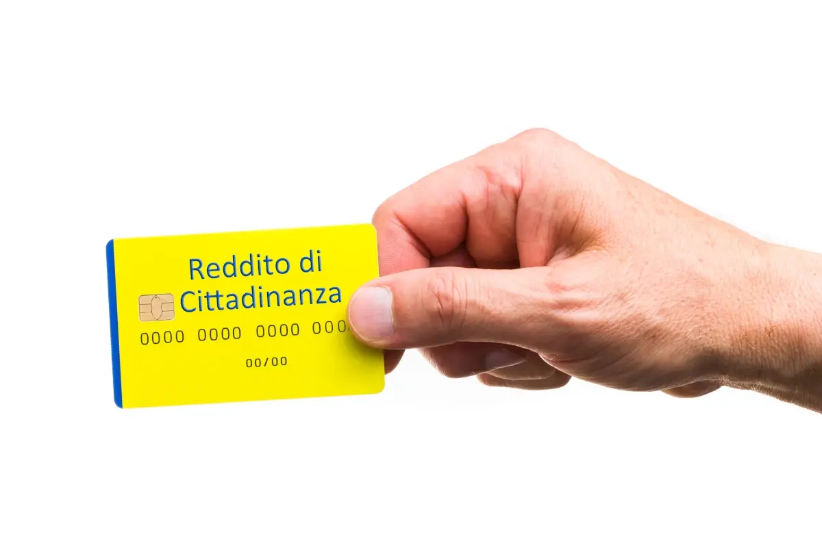 Il reddito sar&agrave; abrogato il primo gennaio 2024 e sar&agrave; sostituito da una nuova riforma Manovra, per bar e ristoranti il credito d'imposta contro il caro energia sale al 35%