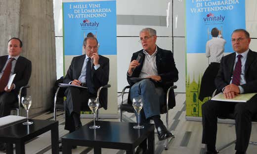 Da sinistra: Giovanni Mantovani, Ettore Riello, Roberto Formigoni e Francesco Bettoni Da sinistra: Giovanni Mantovani, Ettore Riello, Roberto Formigoni e Francesco Bettoni