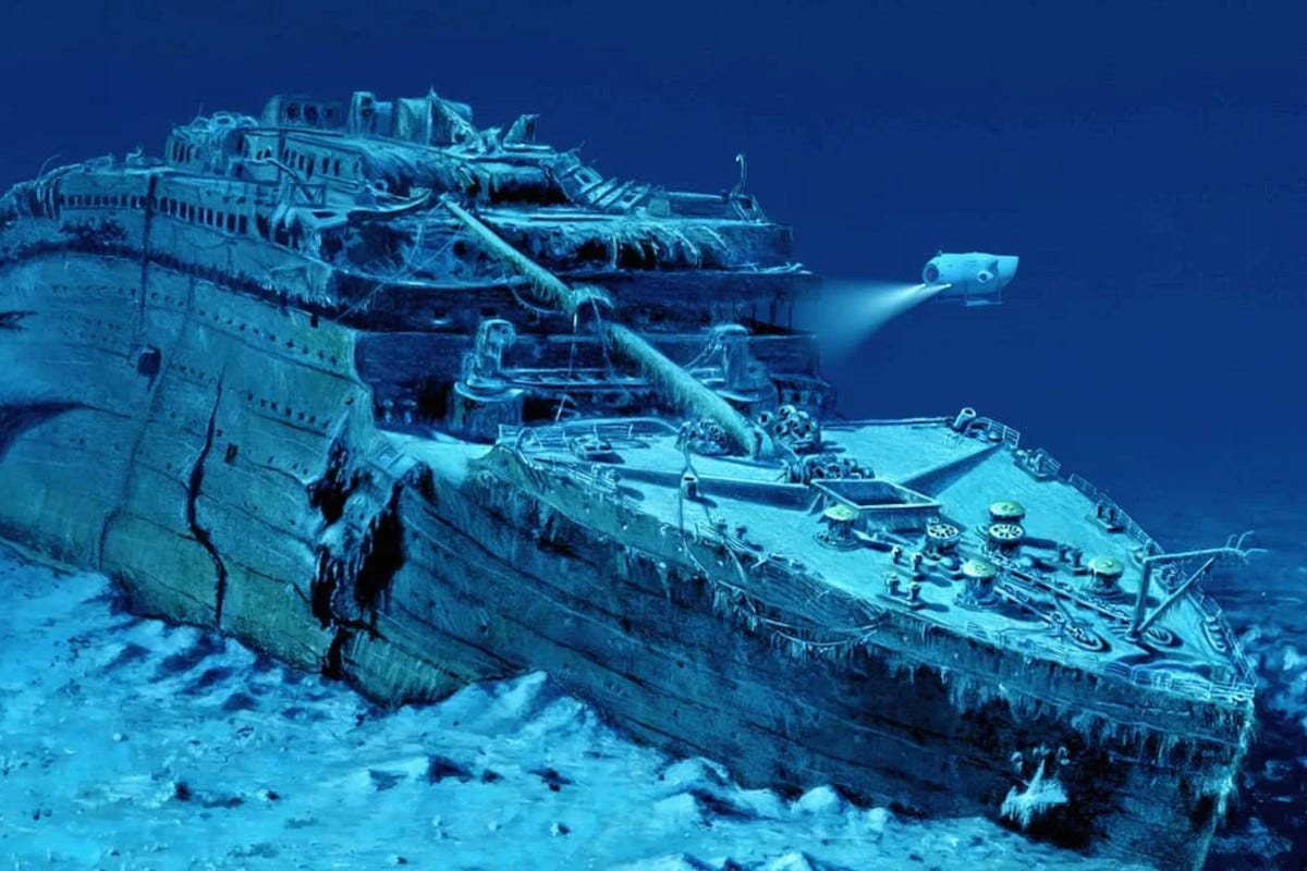Il relitto del Titanic giace a 3,810 metri sotto il livello del mare Il mito del Titanic vive ancora tra musei parchi a tema e proposte di matrimonio