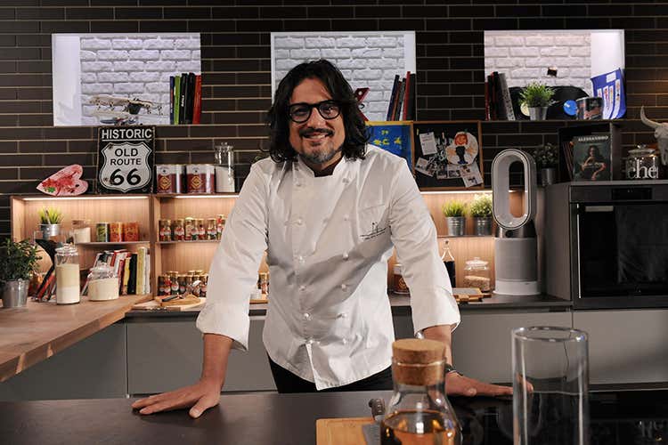 Alessandro Borghese (Renato Bosco, il pizza-ricercatore porta il Crunch in tv da Borghese)