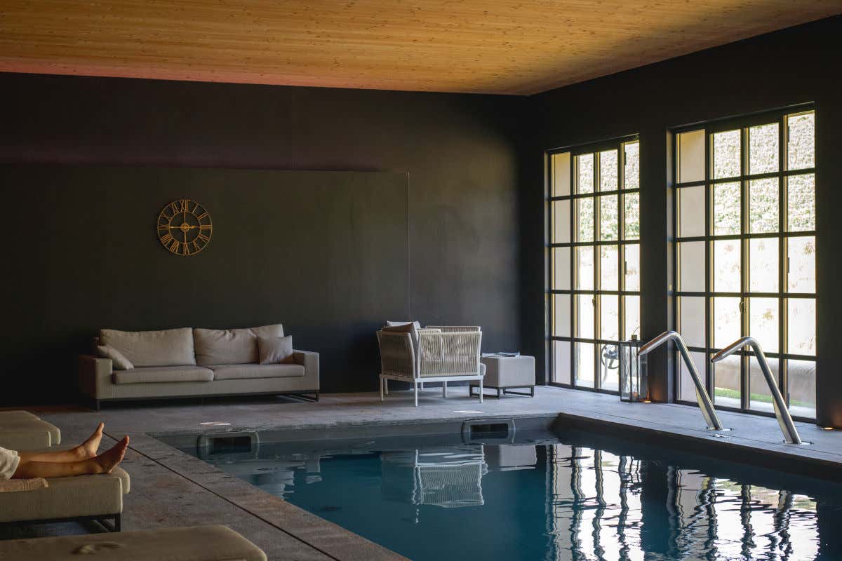 La piscina, resort Réva