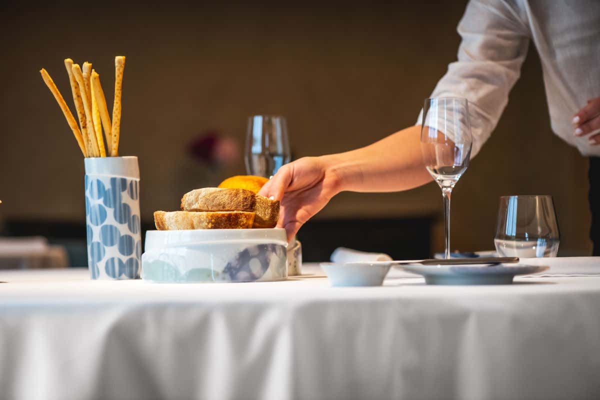 La mise en place del ristorante FRE del resort Réva