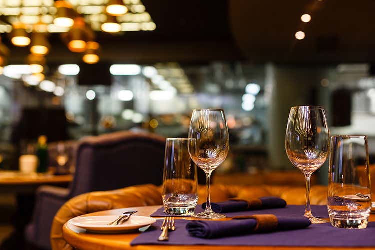 Pi&ugrave; della met&agrave; degli italiani non torner&agrave; al ristorante come prima - Il 18 si riapre, ma la clientela latita Il 55% dice no al ristorante