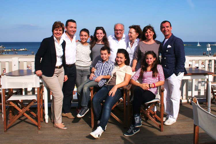 (Ricci, albergatori da tre generazioni Il piacere dell’ospitalità in Romagna) (Ricci, albergatori da tre generazioni Il piacere dell’ospitalità in Romagna)