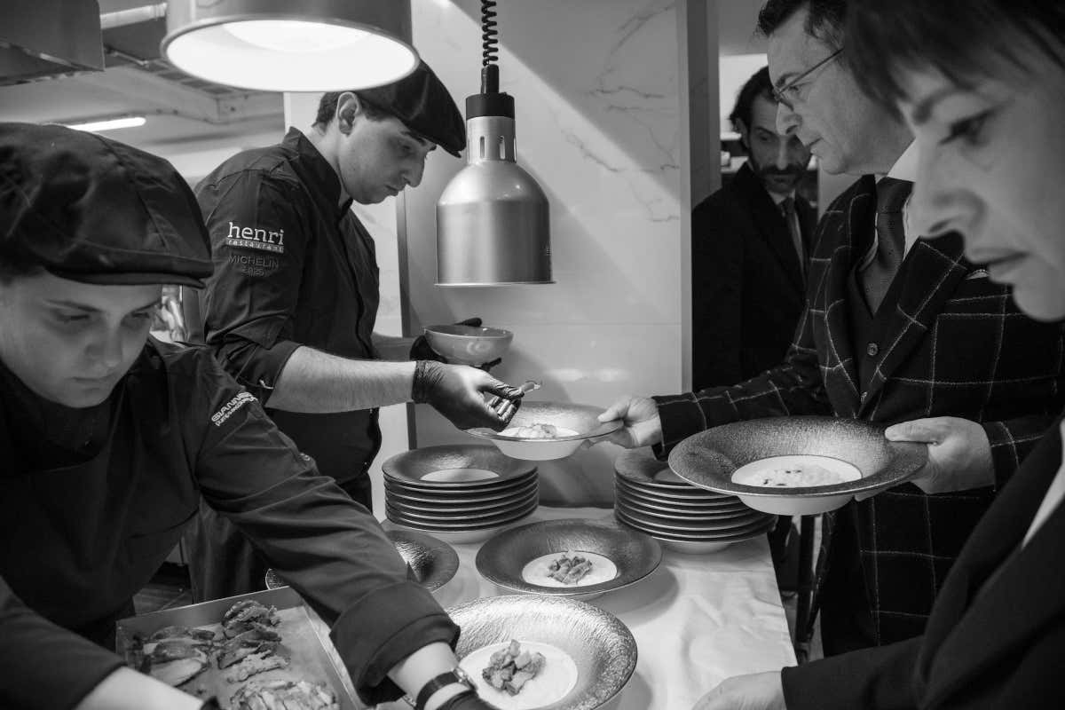 Cosa rende unico Henri Prosperi? Una cena che diventa racconto, tra Champagne e Cognac Cosa rende unico Henri Prosperi? Una cena che diventa racconto, tra Champagne e Cognac