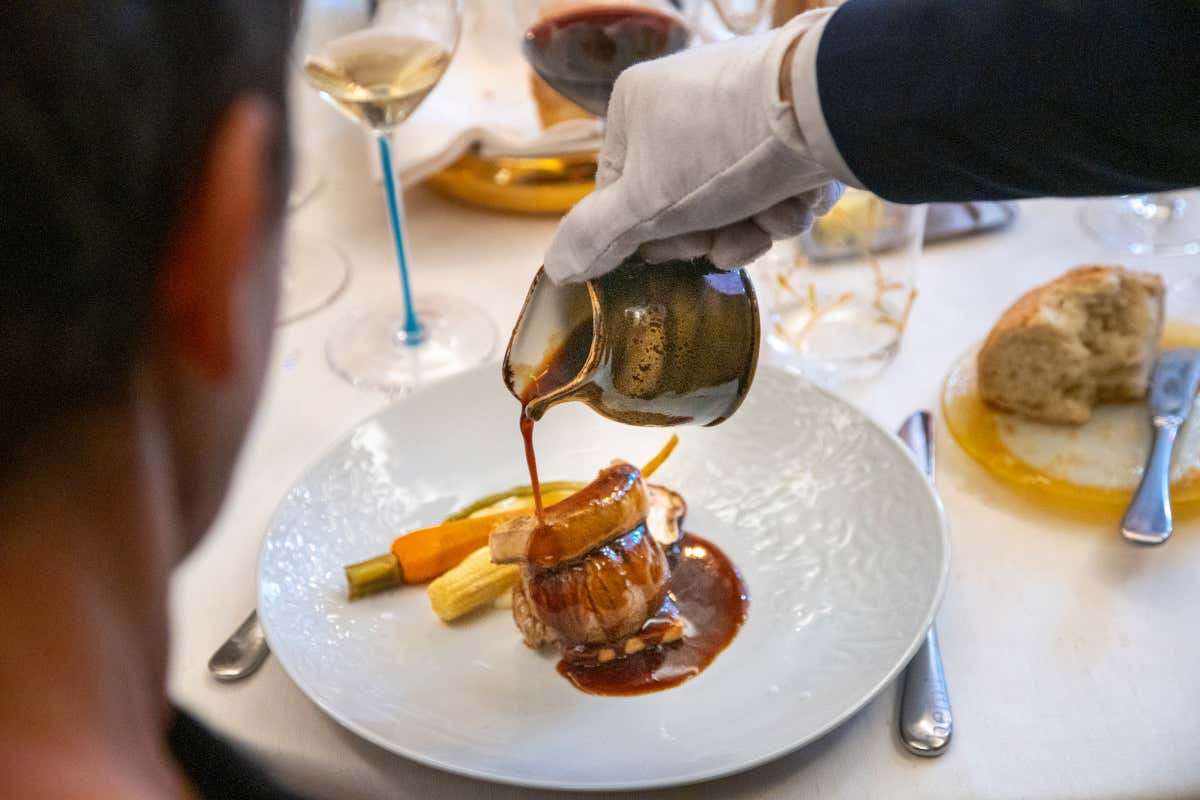 Cosa rende unico Henri Prosperi? Una cena che diventa racconto, tra Champagne e Cognac Cosa rende unico Henri Prosperi? Una cena che diventa racconto, tra Champagne e Cognac