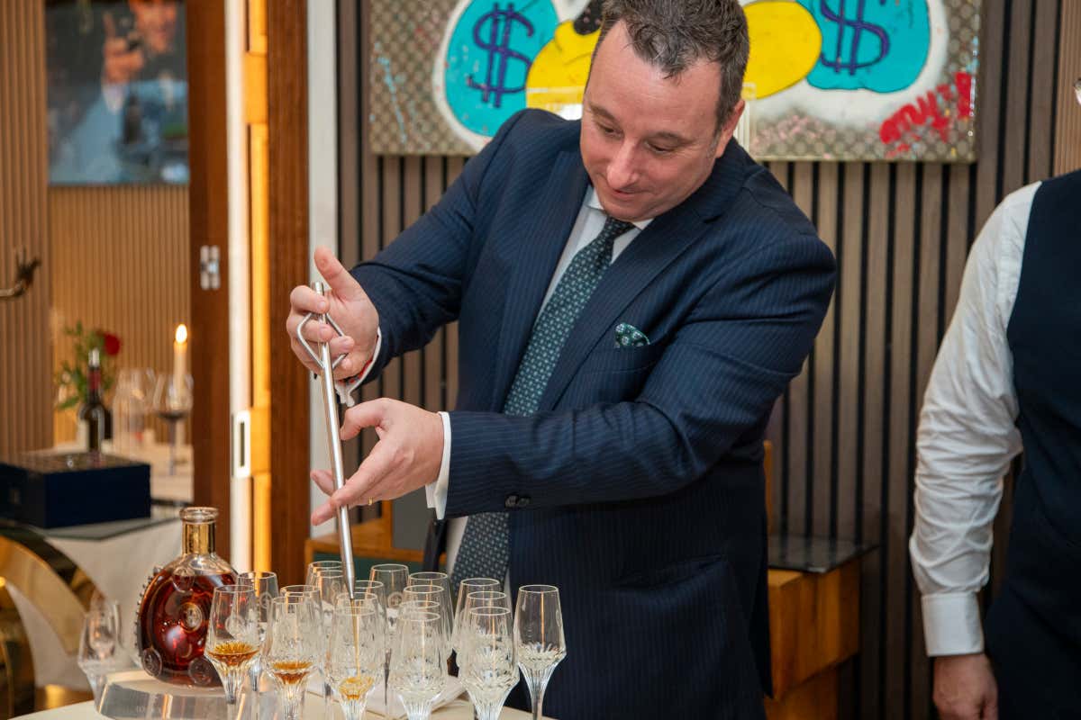 Cosa rende unico Henri Prosperi? Una cena che diventa racconto, tra Champagne e Cognac Cosa rende unico Henri Prosperi? Una cena che diventa racconto, tra Champagne e Cognac