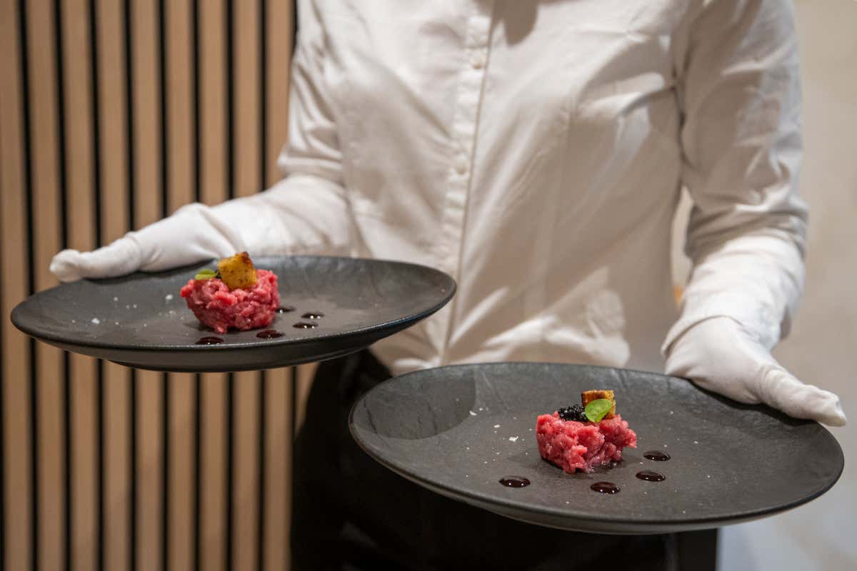 Cosa rende unico Henri Prosperi? Una cena che diventa racconto, tra Champagne e Cognac Cosa rende unico Henri Prosperi? Una cena che diventa racconto, tra Champagne e Cognac