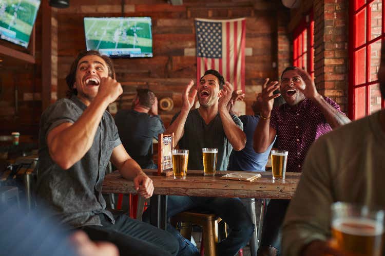 Negli Usa secondo una ricerca il contagio si è sviluppato nei locali affollati dei quartieri più poveri - Locali chiusi troppo affollati, cosi è partita la pandemia negli Usa Negli Usa secondo una ricerca il contagio si è sviluppato nei locali affollati dei quartieri più poveri - Locali chiusi troppo affollati, cosi è partita la pandemia negli Usa