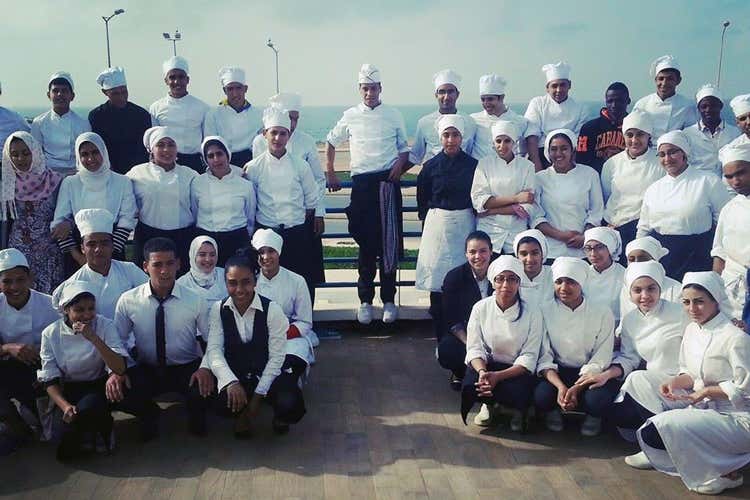 (La ricetta che apre le porte Donare un libro di cucina per solidarietà) (La ricetta che apre le porte Donare un libro di cucina per solidarietà)