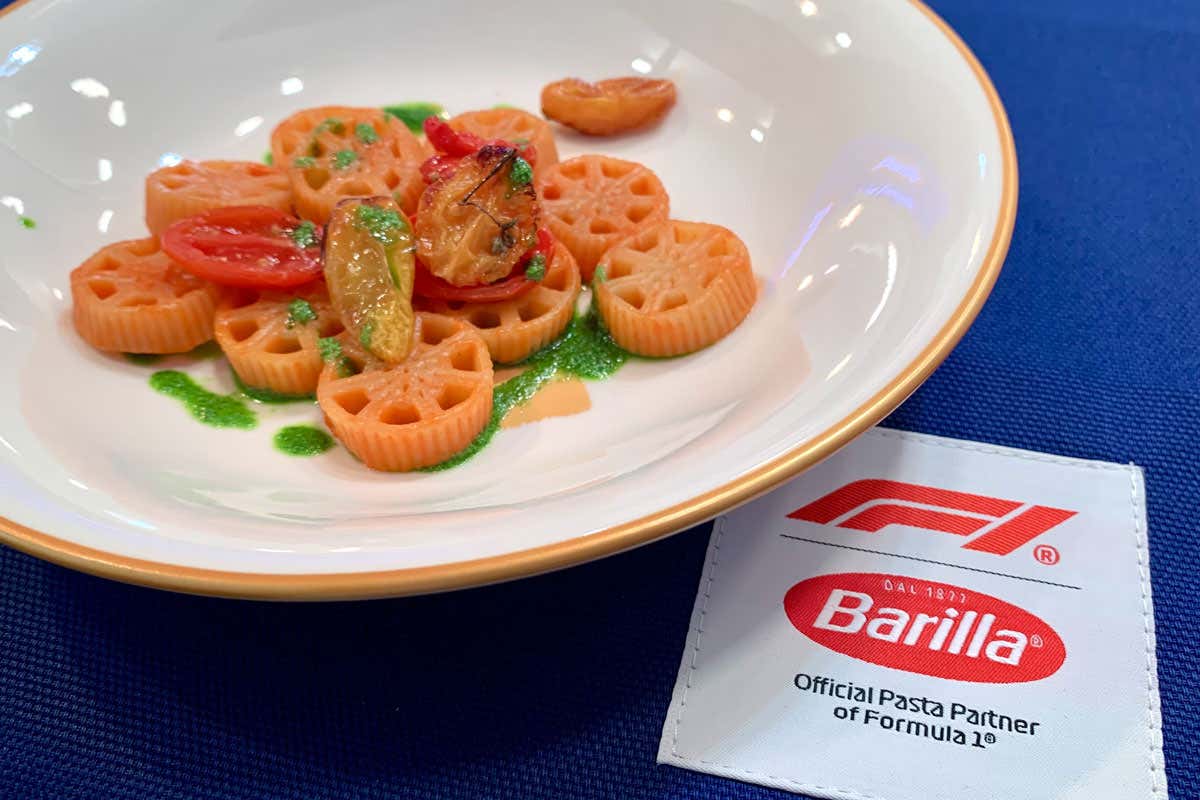 Barilla lancia “Gran Ruote”, la pasta nata dall’incontro con la Formula 1 Barilla lancia “Gran Ruote”, la pasta nata dall’incontro con la Formula 1