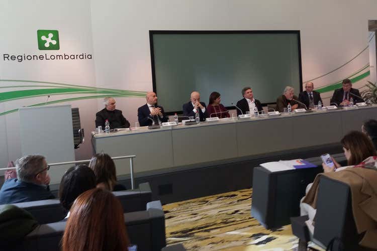 La presentazione delle iniziative a Milano (Cucinare al&hellip; fresco Il ricettario dei detenuti lombardi)