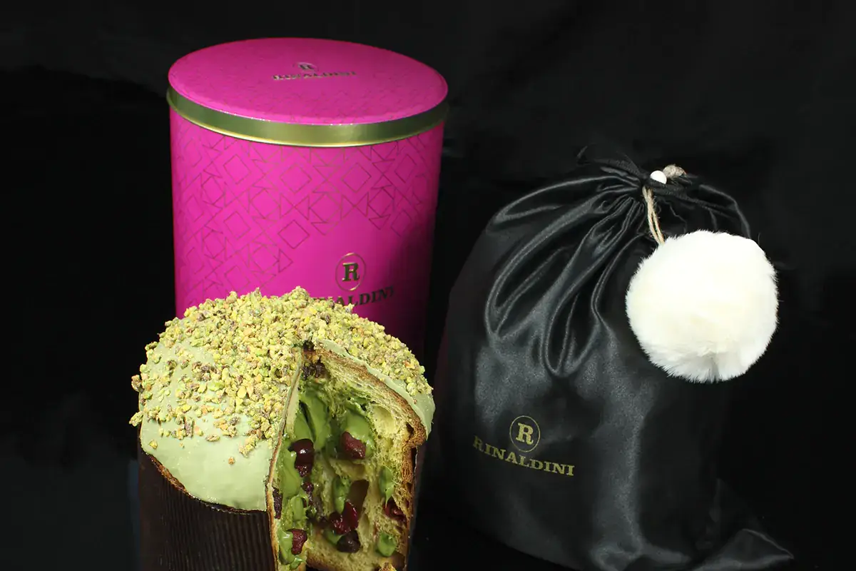 Il panettone creato da Roberto Rinaldini in omaggio a Dante Rinaldini, un panettone al pistacchio in omaggio a Dante