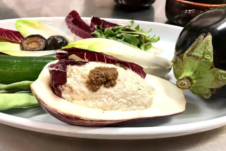 Rosolato di funghi shiitake in sciroppo di riso, Verdure di stagione alla coreana e Dubu jang A Roma la monaca buddista coreana Jeong Kwan svela la sua cucina templare