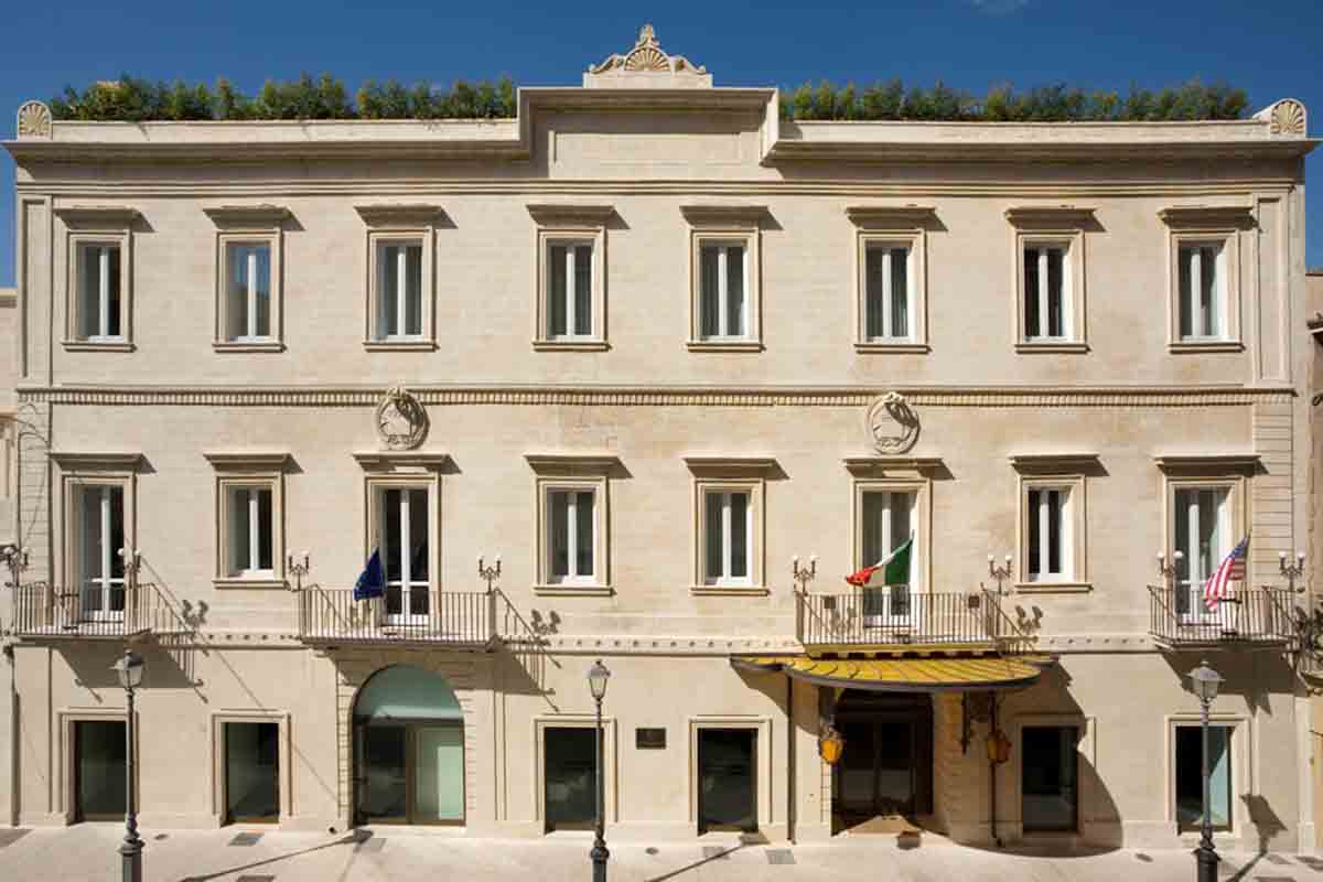 Locanda nel 1400, albergo nel 1800 e dal 2007 luxury resort 5 stelle Risorgimento Hotel Resort, quintessenza del Barocco leccese