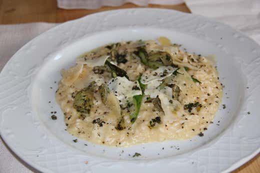 &ldquo;Cacio e pepe con carciofi e asparagi&rdquo; di Vincenzo Perez