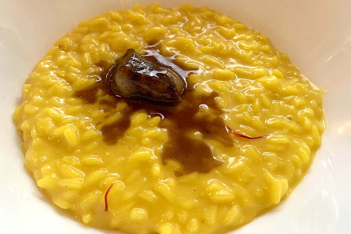 Il Risotto alla Milanese, midollo e liquirizia de Il Liberty Pomario una cantina nata per caso Il Risotto alla Milanese, midollo e liquirizia de Il Liberty Pomario una cantina nata per caso