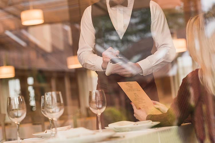 Un servizio sempre più a misura di cliente - Un servizio a misura di cliente  Così i ristoranti si personalizzano
