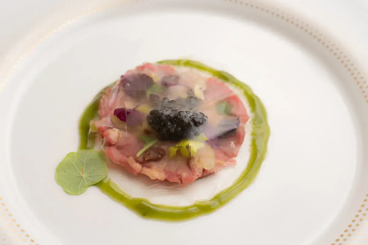 &ldquo;Manzo piemontese in aspic contemporaneo&rdquo; di Enrico Bartolini Ristogolf 2021, chiusura in bellezza con una cena &ldquo;a pi&ugrave; mani&rdquo;