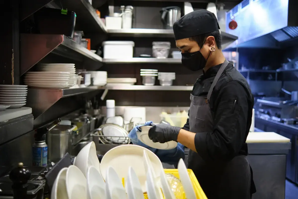 Bar e ristoranti: &ldquo;Basta mascherine sul lavoro&ldquo;