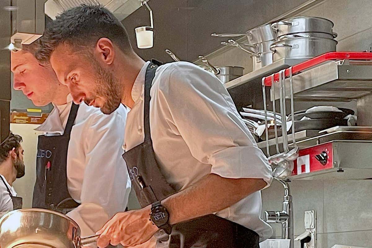 Enrico Ferrari alla guida delle cucine di Eligo a Losanna Ristorante Eligo: Enrico Ferrari presenta il nuovo menu Enrico Ferrari alla guida delle cucine di Eligo a Losanna Ristorante Eligo: Enrico Ferrari presenta il nuovo menu