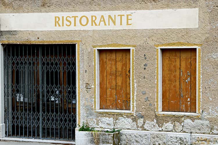 L'Inps danneggia i ristoranti - Mafia, lavoro nero e welfare Le armi dell'Inps contro i ristoranti