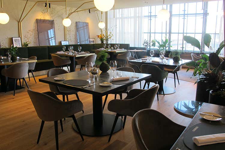 Qui una cucina dalla personalità poliedrica e una carta vini con 350 etichette 