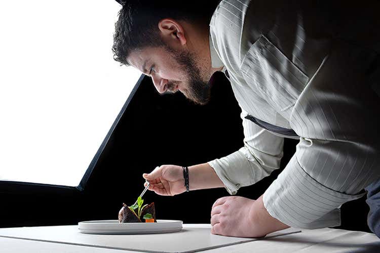 Ardit Curri (Chef albanesi al San Martino 26 cucinano per i terremotati)