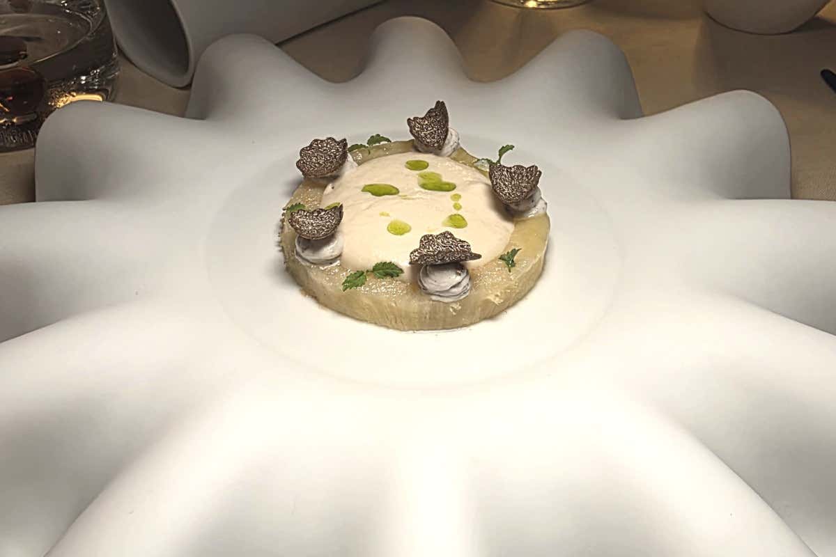 Il ristorante dove il pomodoro millenario incontra il mare di Amalfi