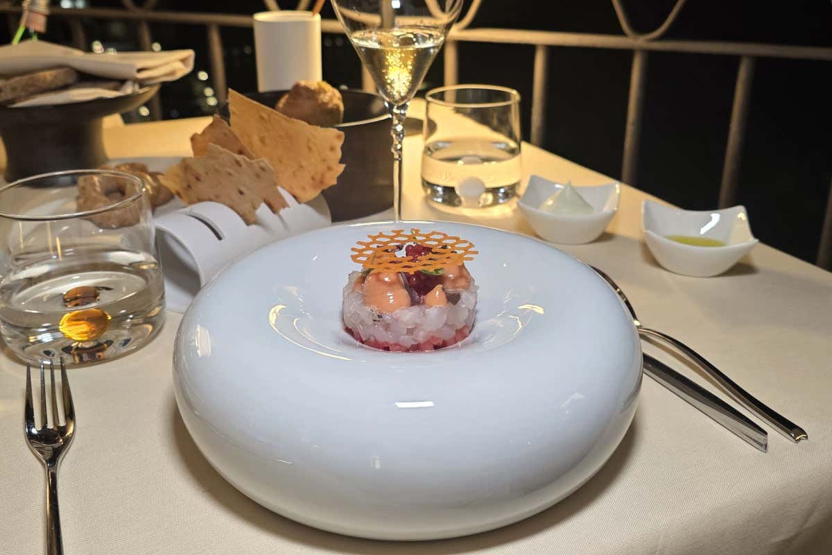 Il ristorante dove il pomodoro millenario incontra il mare di Amalfi