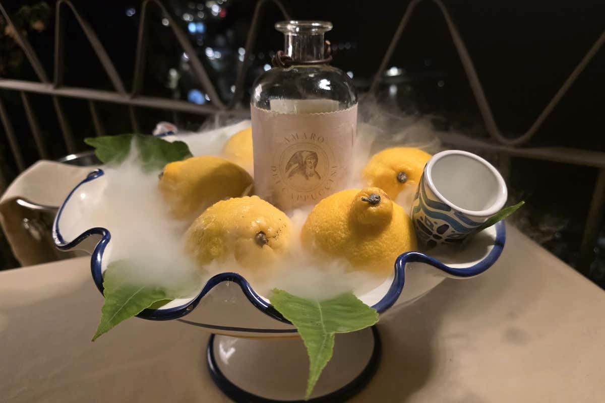 Il ristorante dove il pomodoro millenario incontra il mare di Amalfi Il ristorante dove il pomodoro millenario incontra il mare di Amalfi