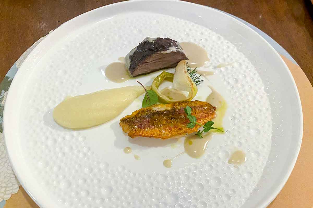 Il ristorante che unisce il pescato dell’Elba e la Chianina del Casentino in cucina