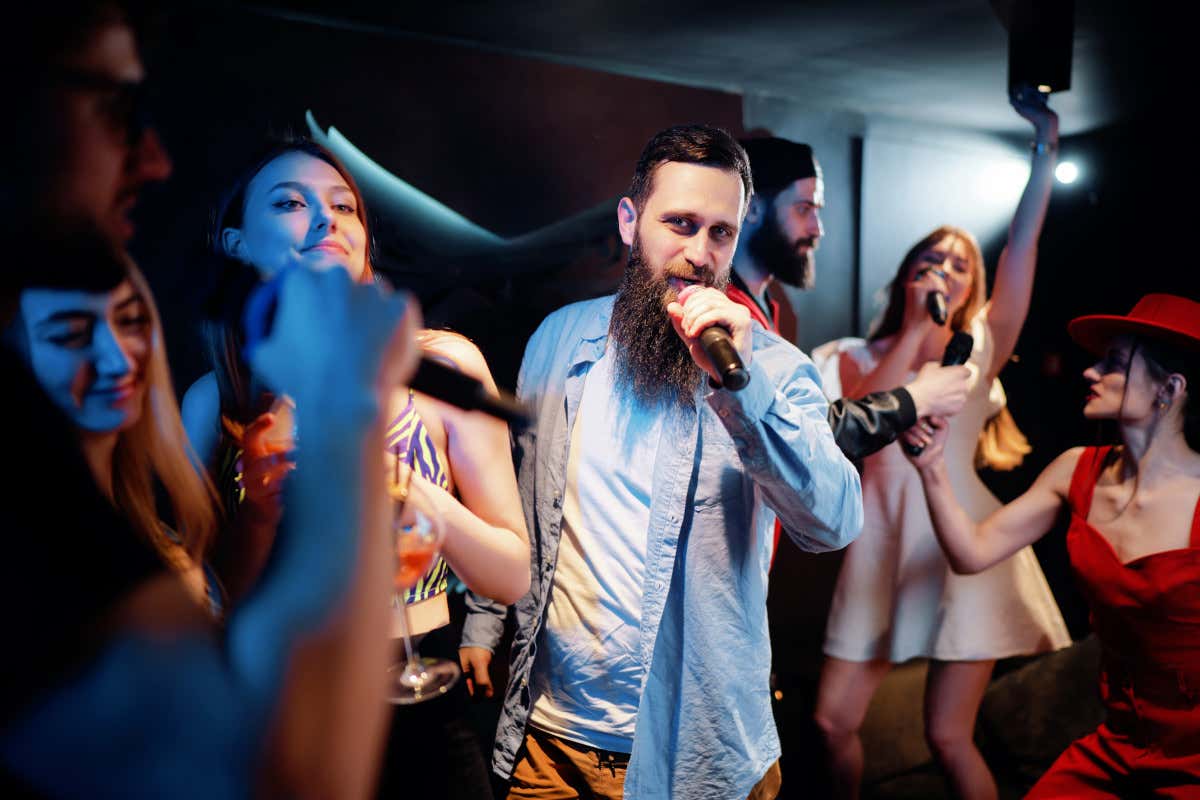 La circolare chiarisce anche quando musica e karaoke non cambiano la natura del locale