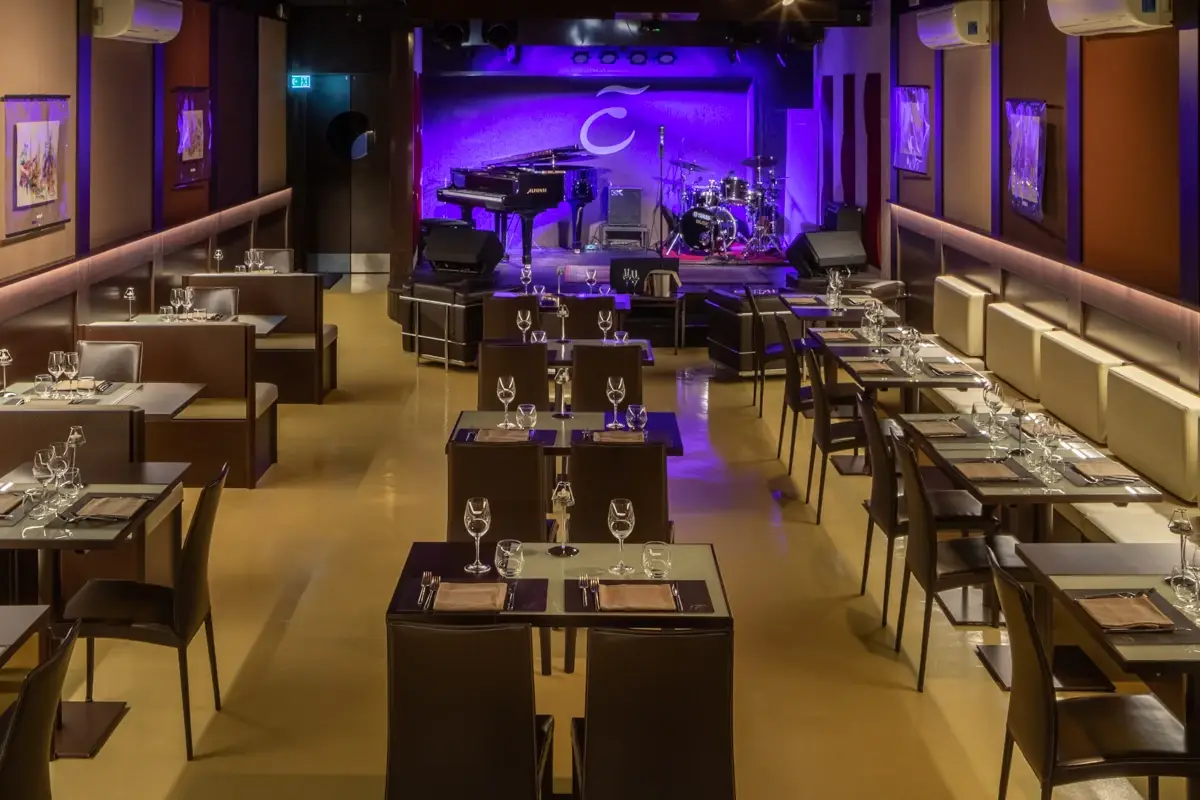 La sala dell'Elegance Cafe di Roma Capodanno 2023: 13 proposte per un cenone da favola a Roma e dintorni