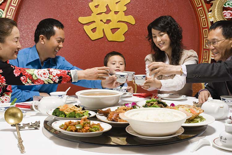 Iniziative nei ristoranti in Cina per combattere lo spreco - Mezze porzioni e piatti in meno Cos&igrave; la Cina combatte lo spreco