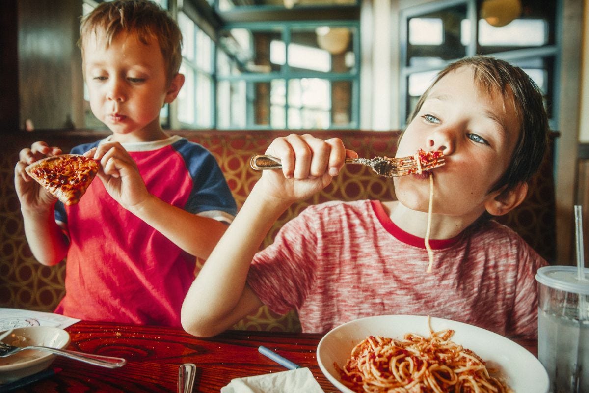 Si possono rifiutare i bambini in pizzeria? Il caso di Ladispoli e cosa dice la legge