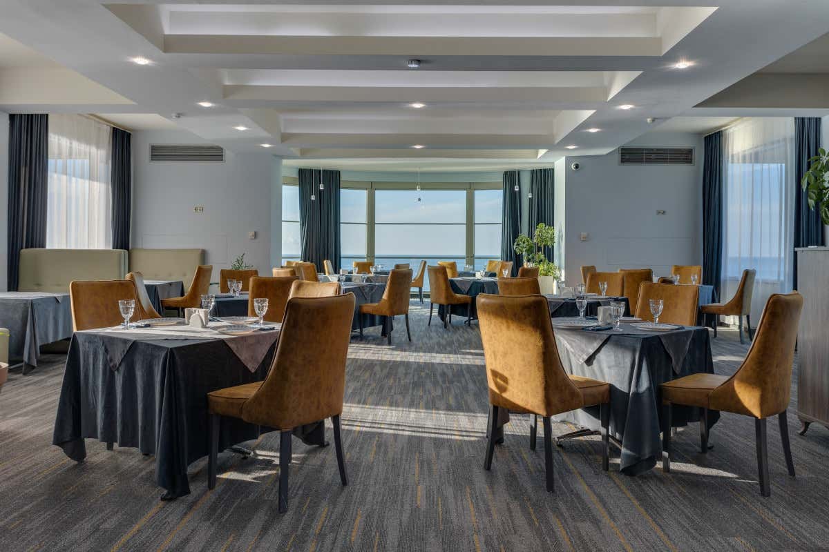 Ristorazione a flusso: regge oggi, crolla domani senza identità né basi