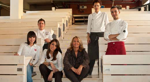Da sinistra: Sara Ribuoli, Marco Fortina, Erica Ciravegna, Monica Tavella, Sara Bertinetti e Davide Tonda Tura Da sinistra: Sara Ribuoli, Marco Fortina, Erica Ciravegna, Monica Tavella, Sara Bertinetti e Davide Tonda Tura