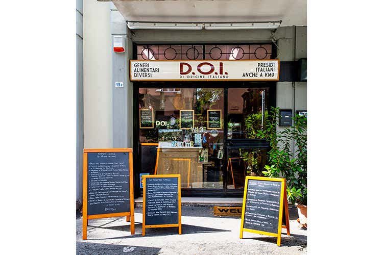 A Parma, la bottega &ldquo;Doi - Di origine italiana&rdquo; (Il ritorno alle botteghe alimentari L'esempio del Doi di Parma)